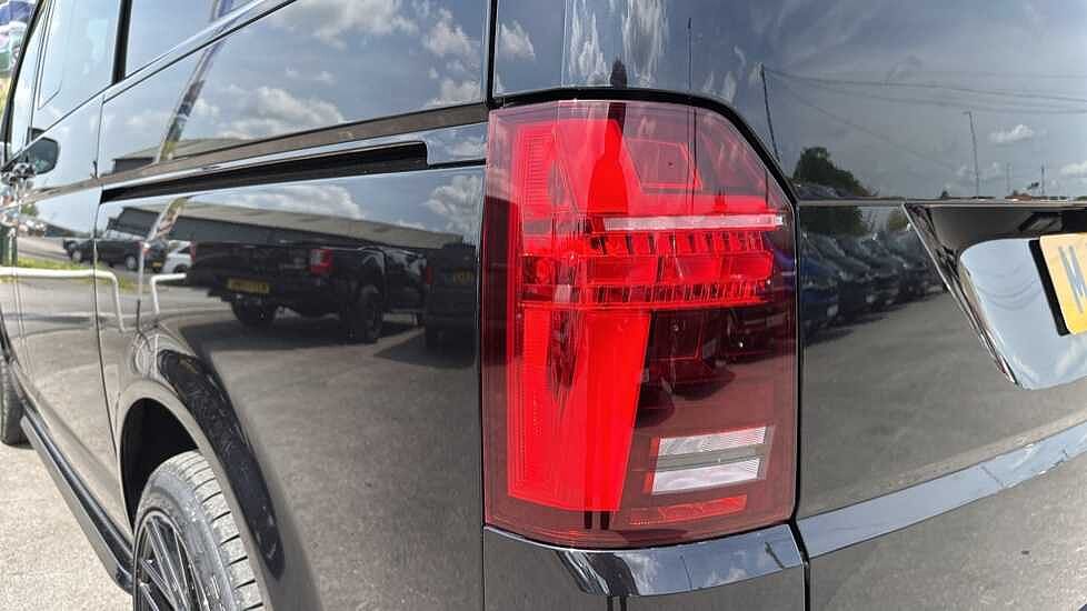 Volkswagen Transporter T32 Kombi Highline SWB 204 PS 2.0 TDI 7sp DSG