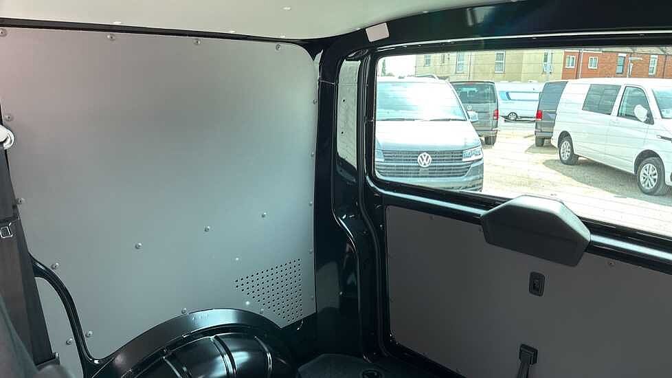 Volkswagen Transporter T32 Kombi Highline SWB 204 PS 2.0 TDI 7sp DSG