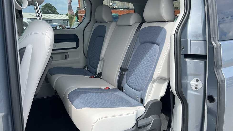 Volkswagen Id.buzz ID. Buzz 1st Edition SWB 204 PS 77 kWh Pro Electric 1 Speed Automatic