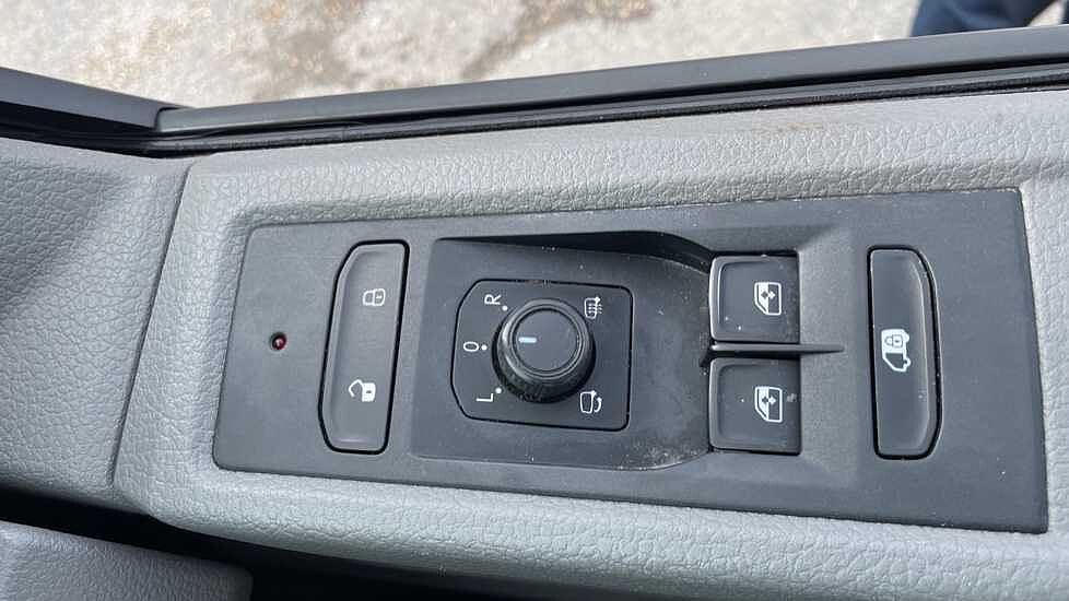 Volkswagen Transporter T28 Panel van Highline SWB 110 PS 2.0 TDI 5sp Manual