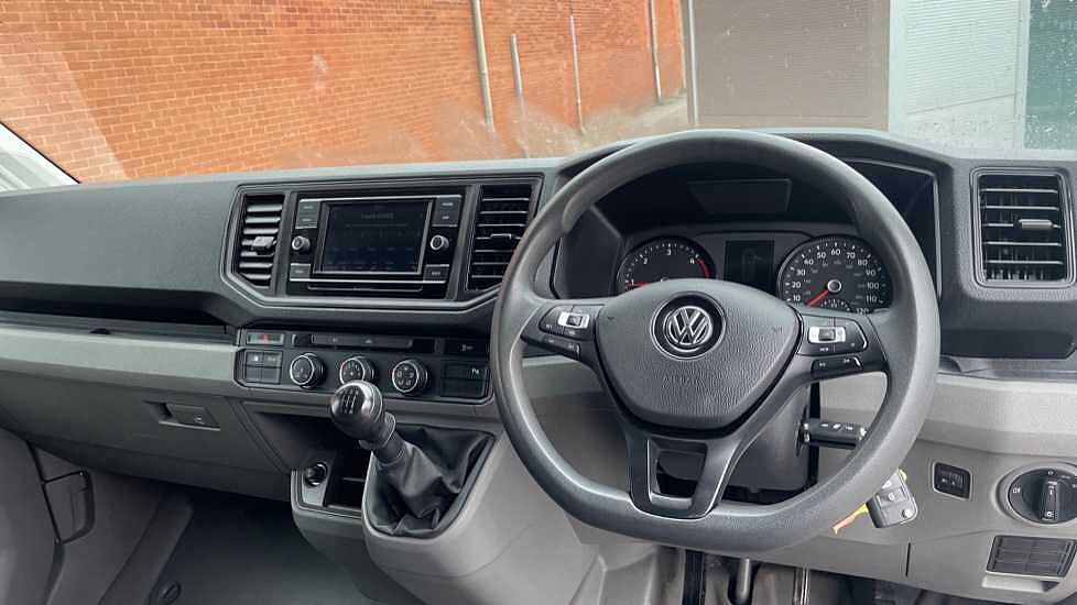 Volkswagen Crafter CR35 Panel van Trendline MWB 140 PS 2.0 TDI 6sp Manual FWD