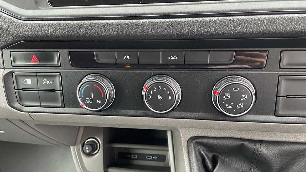 Volkswagen Crafter CR35 Panel van Trendline MWB 140 PS 2.0 TDI 6sp Manual FWD