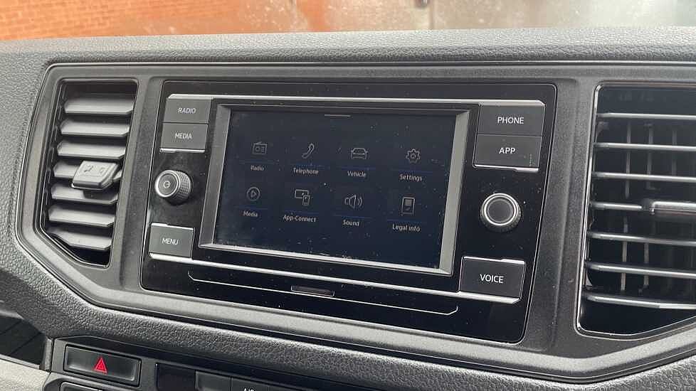 Volkswagen Crafter CR35 Panel van Trendline MWB 140 PS 2.0 TDI 6sp Manual FWD