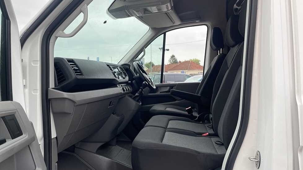Volkswagen Crafter CR35 Panel van Trendline MWB 140 PS 2.0 TDI 6sp Manual FWD