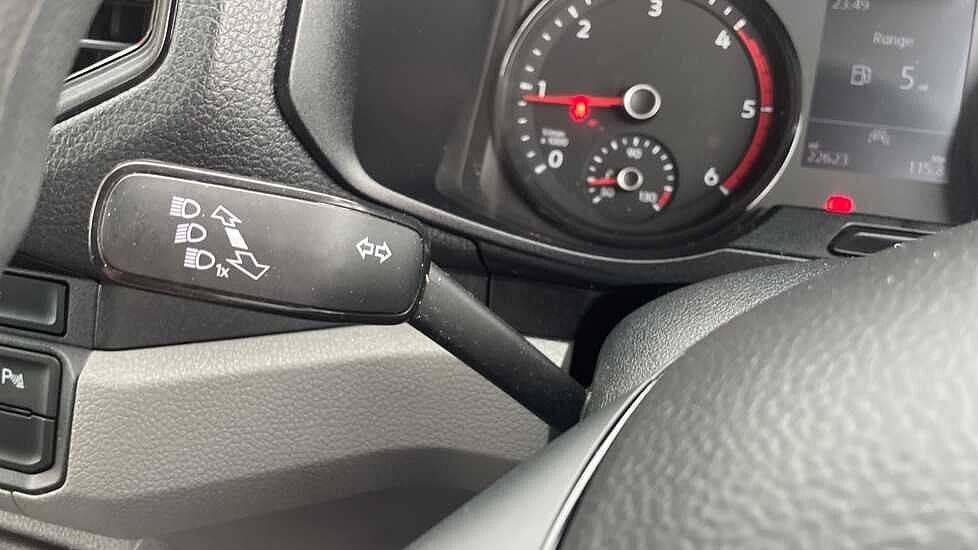 Volkswagen Crafter CR35 Panel van Trendline MWB 140 PS 2.0 TDI 6sp Manual FWD