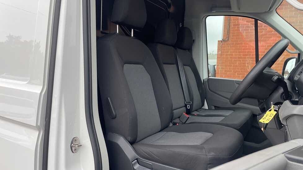 Volkswagen Crafter CR35 Panel van Trendline MWB 140 PS 2.0 TDI 6sp Manual FWD