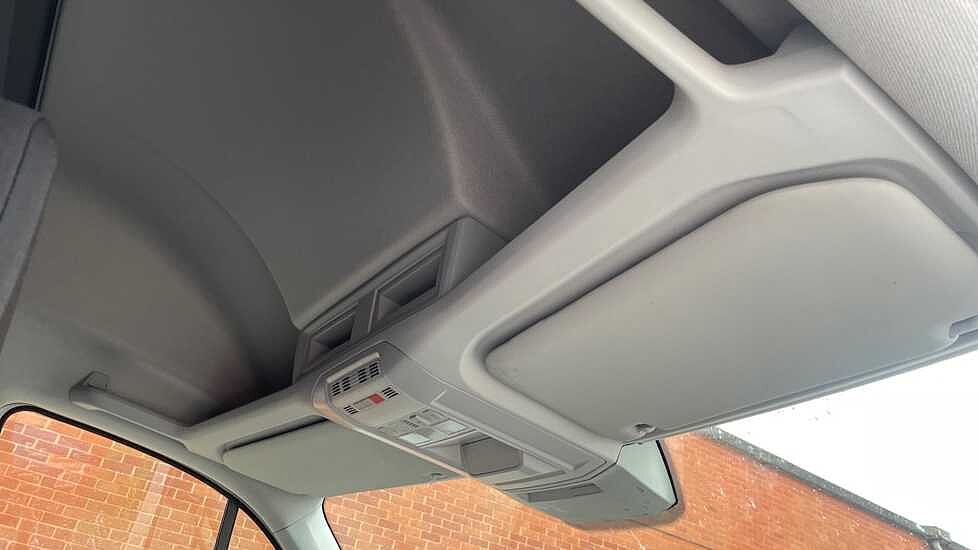 Volkswagen Crafter CR35 Panel van Trendline MWB 140 PS 2.0 TDI 6sp Manual FWD