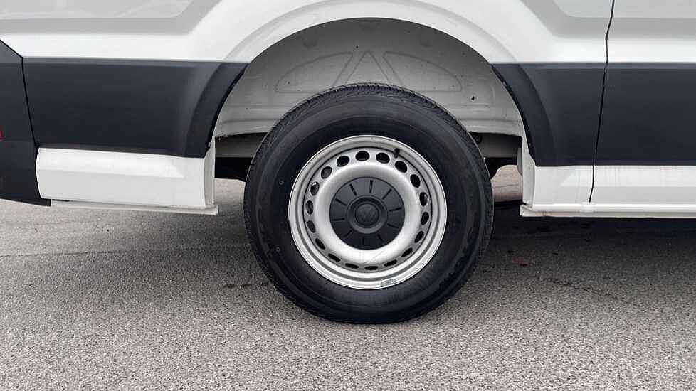 Volkswagen Crafter CR35 Panel van Trendline MWB 140 PS 2.0 TDI 6sp Manual FWD