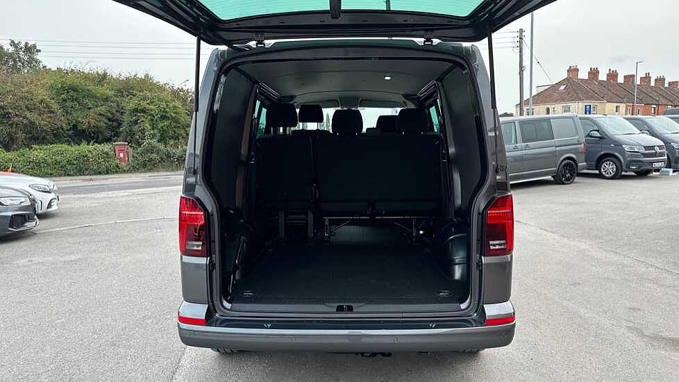 Volkswagen Transporter T32 Kombi Highline SWB 204 PS 2.0 TDI 7sp DSG