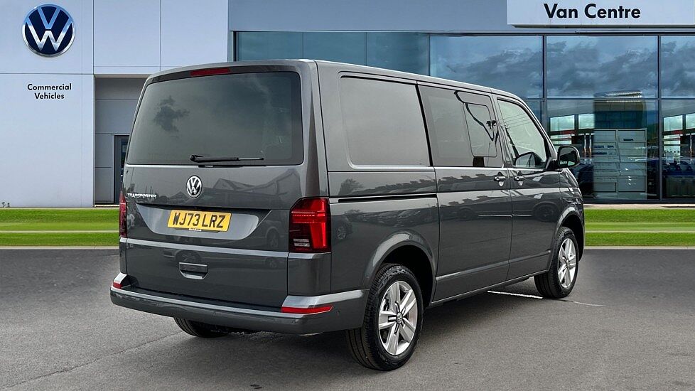 Volkswagen Transporter T32 Kombi Highline SWB 204 PS 2.0 TDI 7sp DSG