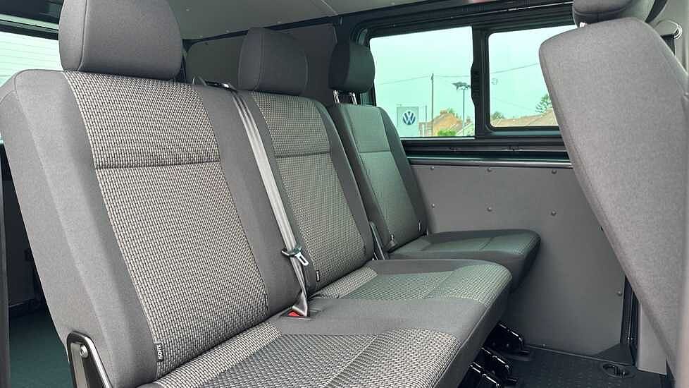 Volkswagen Transporter T32 Kombi Highline SWB 204 PS 2.0 TDI 7sp DSG