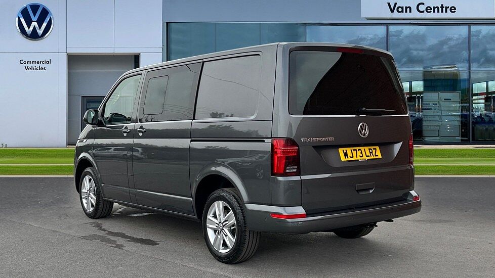 Volkswagen Transporter T32 Kombi Highline SWB 204 PS 2.0 TDI 7sp DSG