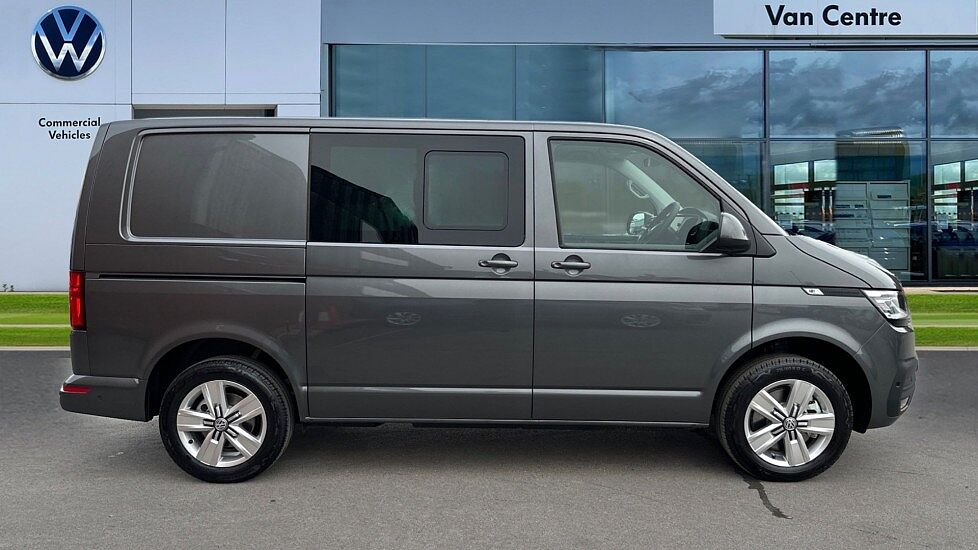 Volkswagen Transporter T32 Kombi Highline SWB 204 PS 2.0 TDI 7sp DSG