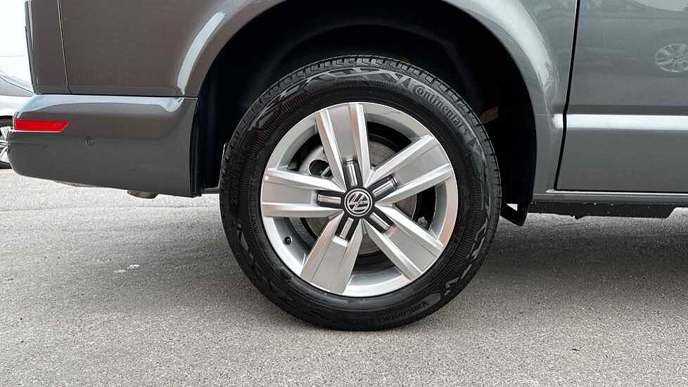Volkswagen Transporter T32 Kombi Highline SWB 204 PS 2.0 TDI 7sp DSG