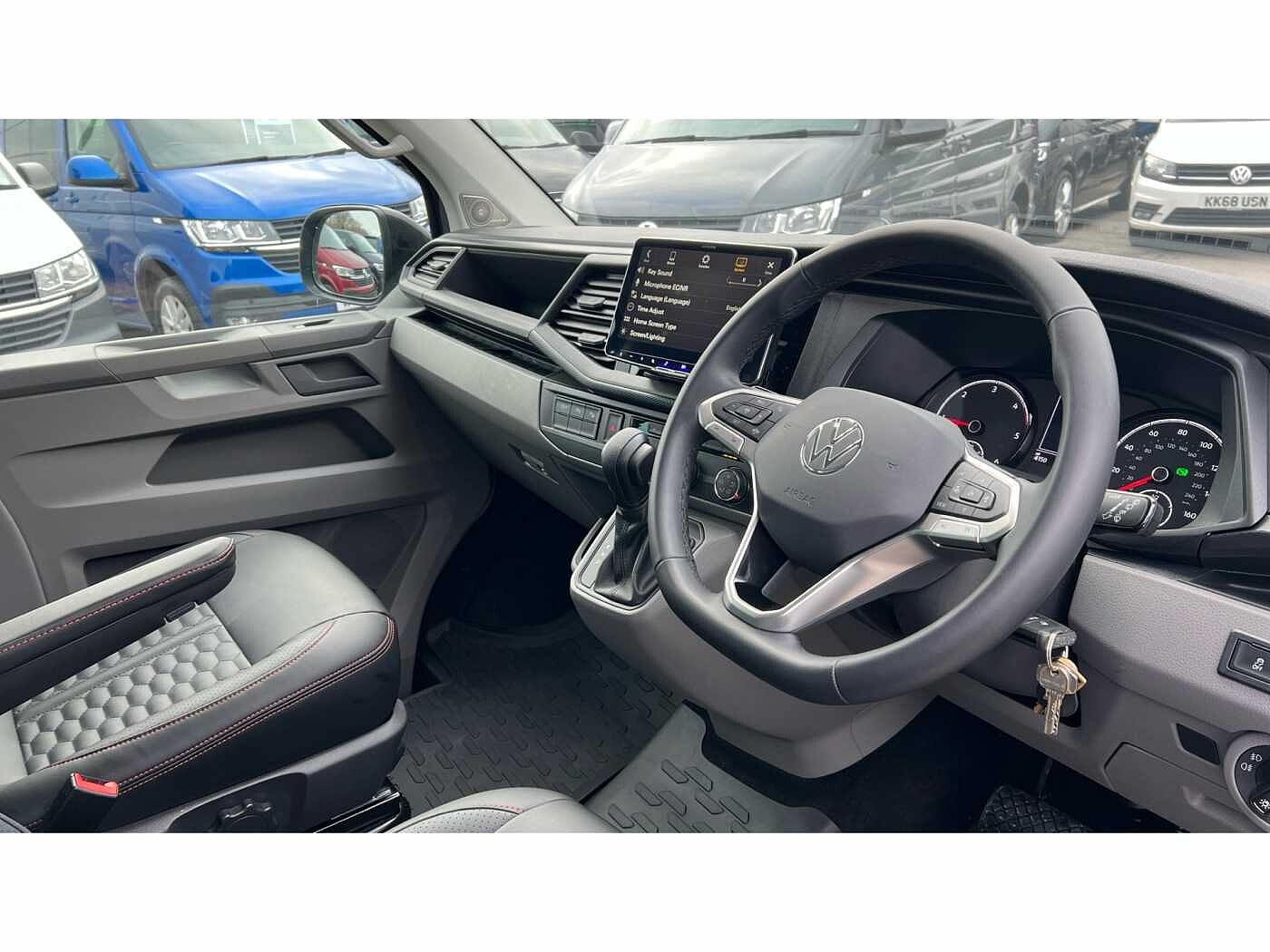 Volkswagen Transporter T32 Kombi Van Highline SWB 204 PS 2.0 TDI 7sp DSG