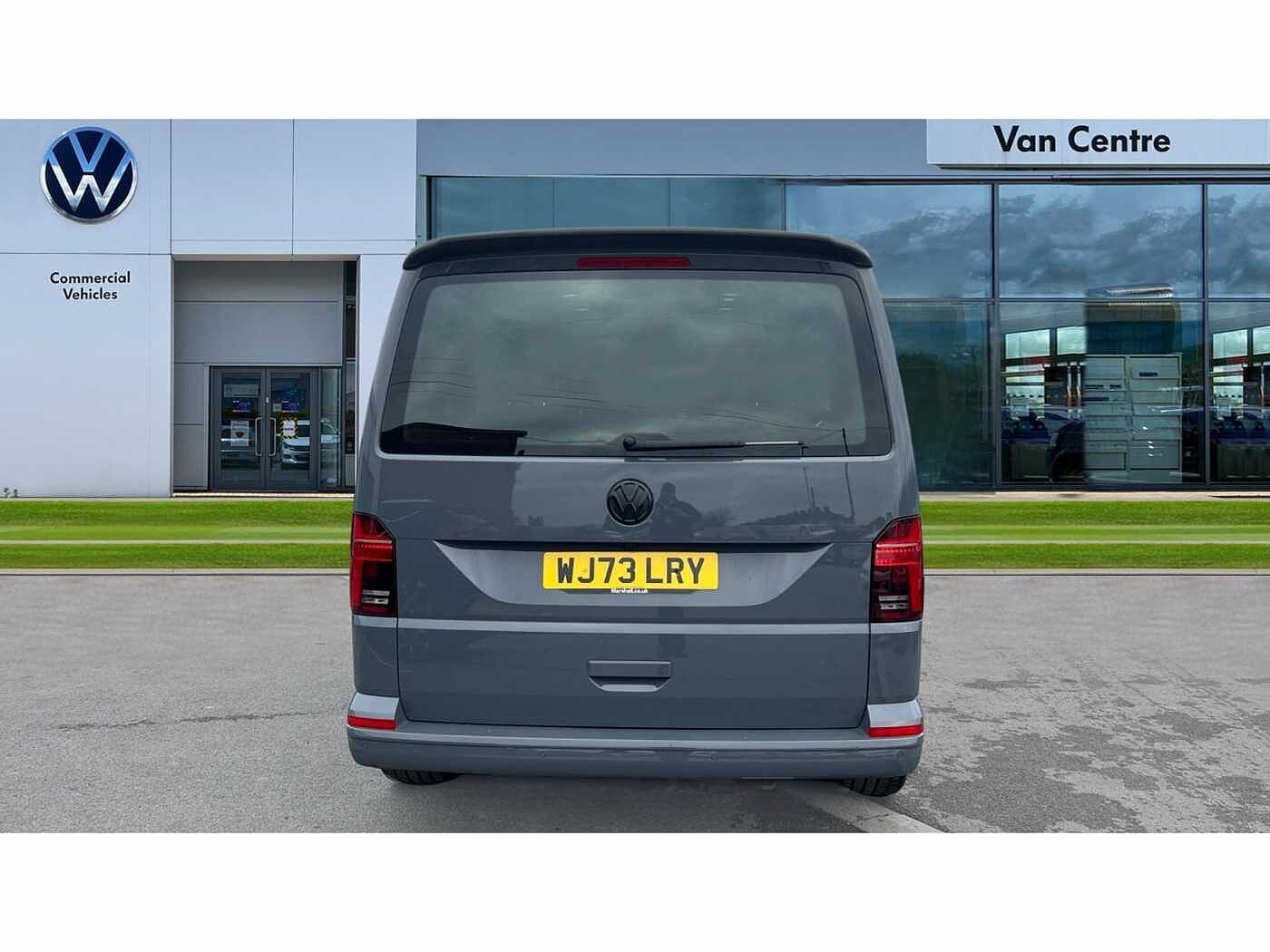 Volkswagen Transporter T32 Kombi Van Highline SWB 204 PS 2.0 TDI 7sp DSG