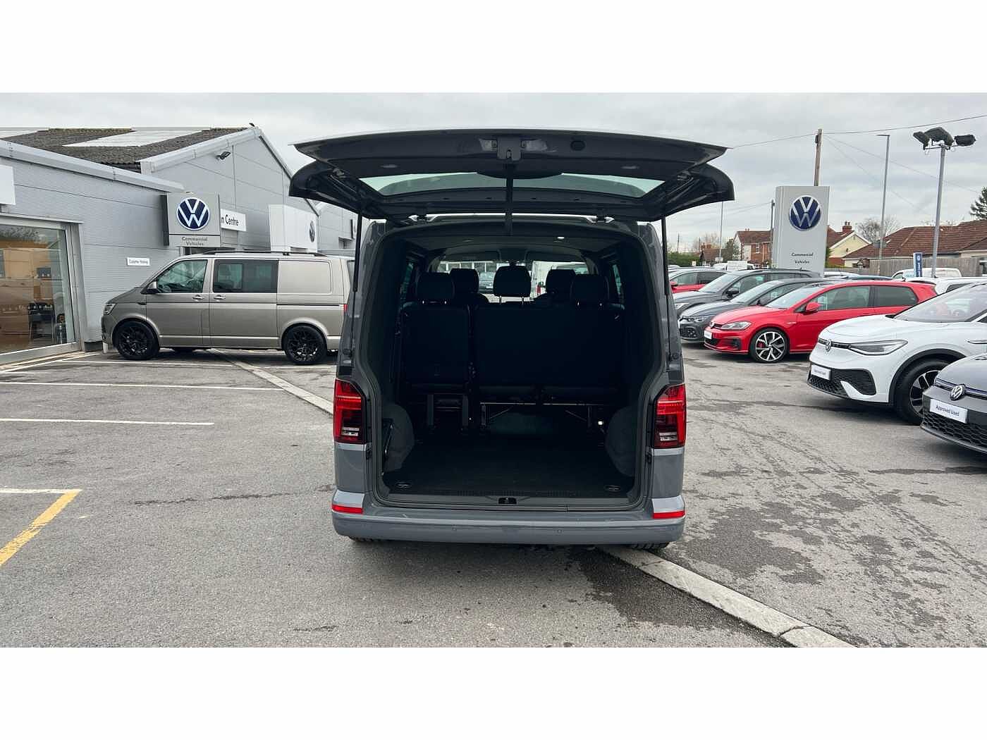 Volkswagen Transporter T32 Kombi Van Highline SWB 204 PS 2.0 TDI 7sp DSG