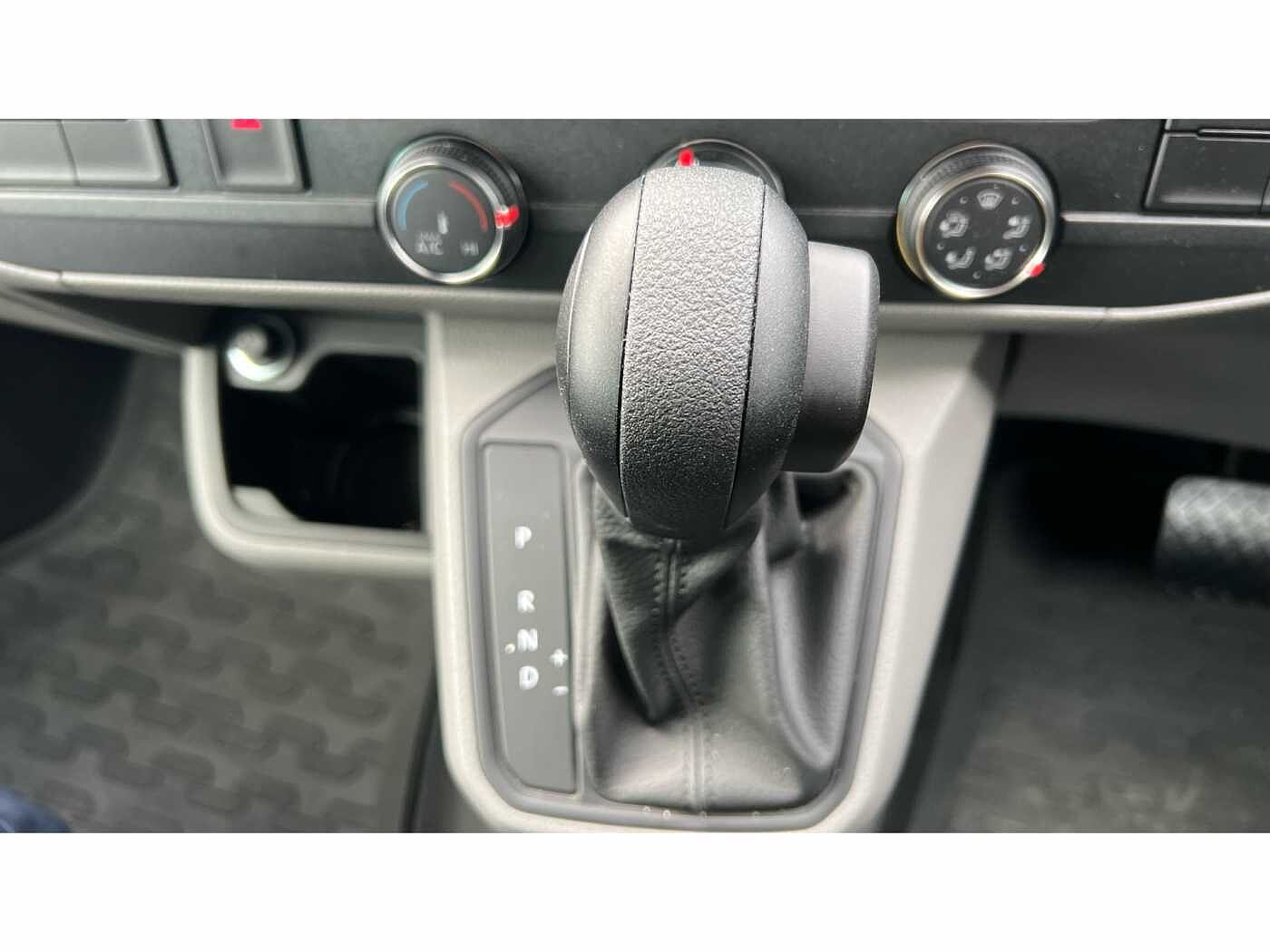 Volkswagen Transporter T32 Kombi Van Highline SWB 204 PS 2.0 TDI 7sp DSG