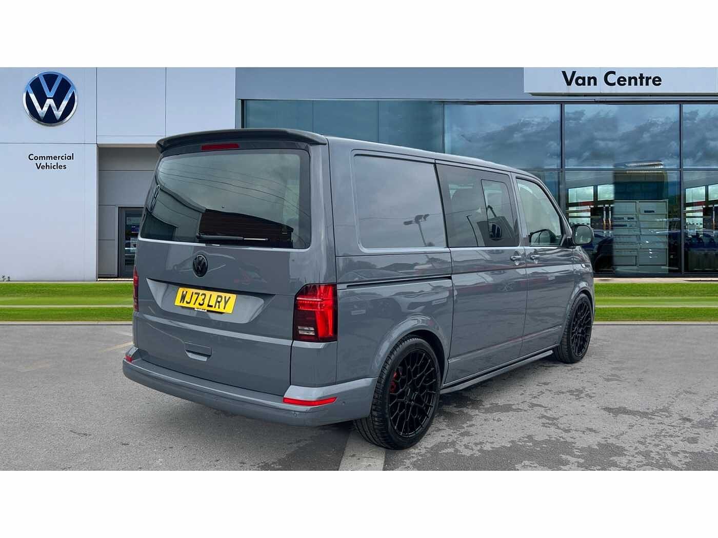 Volkswagen Transporter T32 Kombi Van Highline SWB 204 PS 2.0 TDI 7sp DSG