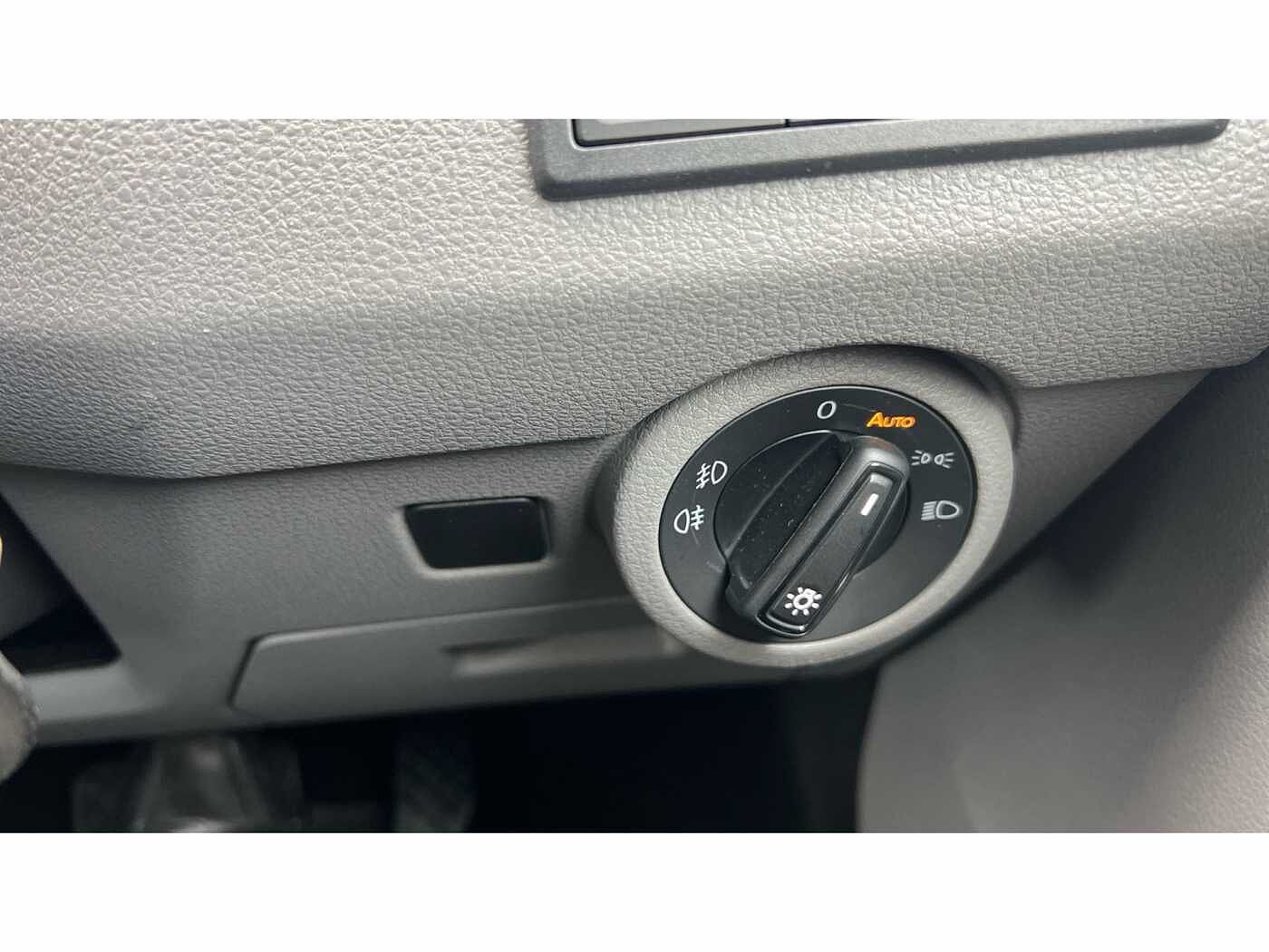 Volkswagen Transporter T32 Kombi Van Highline SWB 204 PS 2.0 TDI 7sp DSG