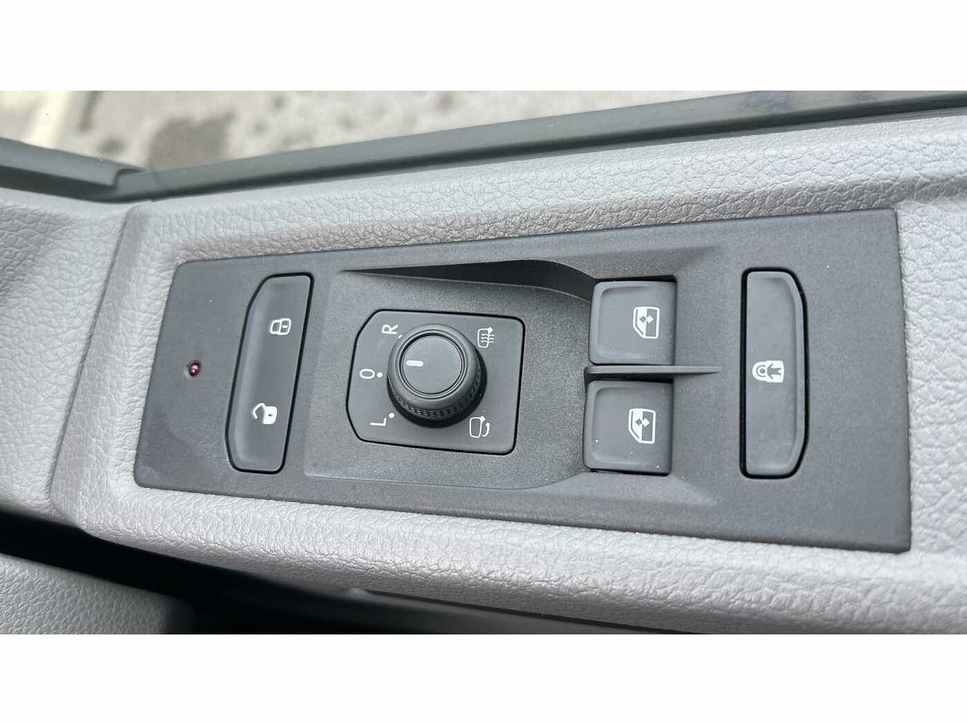 Volkswagen Transporter T32 Kombi Van Highline SWB 204 PS 2.0 TDI 7sp DSG