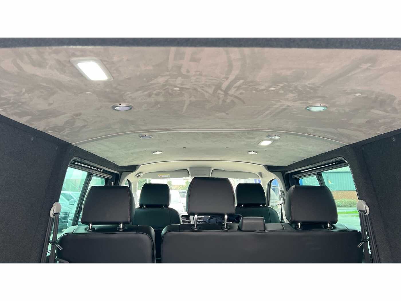 Volkswagen Transporter T32 Kombi Van Highline SWB 204 PS 2.0 TDI 7sp DSG
