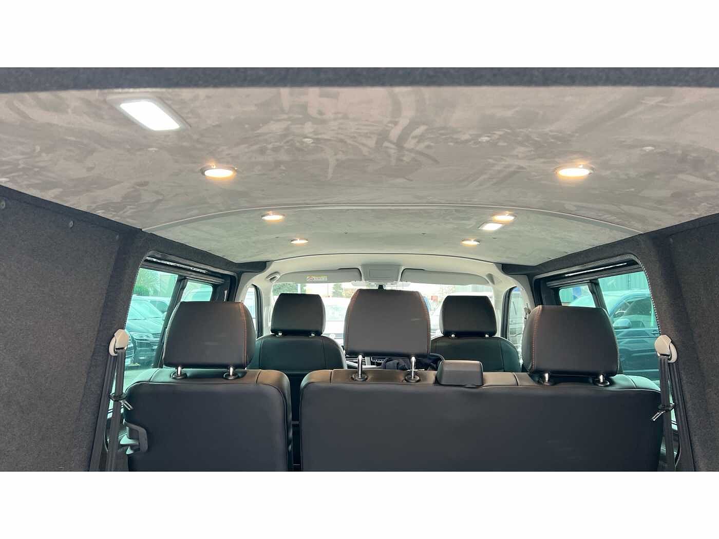 Volkswagen Transporter T32 Kombi Van Highline SWB 204 PS 2.0 TDI 7sp DSG