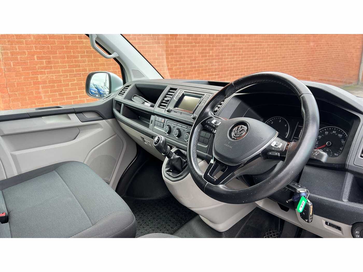 Volkswagen Transporter T28 Panel van Highline SWB EU6 150 PS 2.0 TDI BMT 6sp Manual