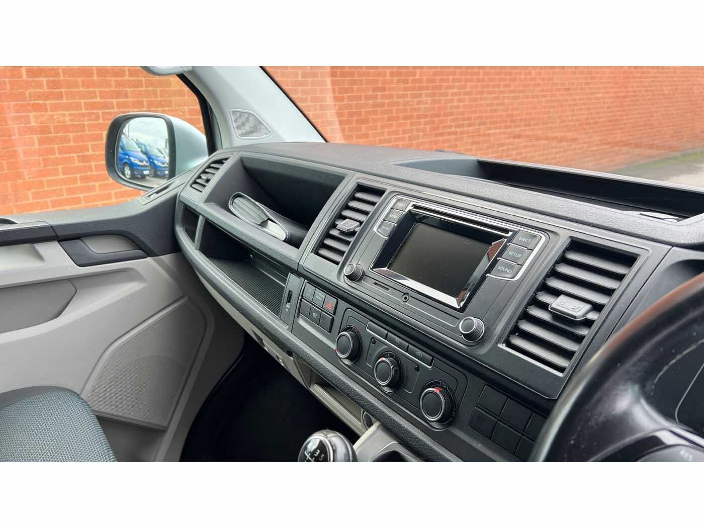 Volkswagen Transporter T28 Panel van Highline SWB EU6 150 PS 2.0 TDI BMT 6sp Manual