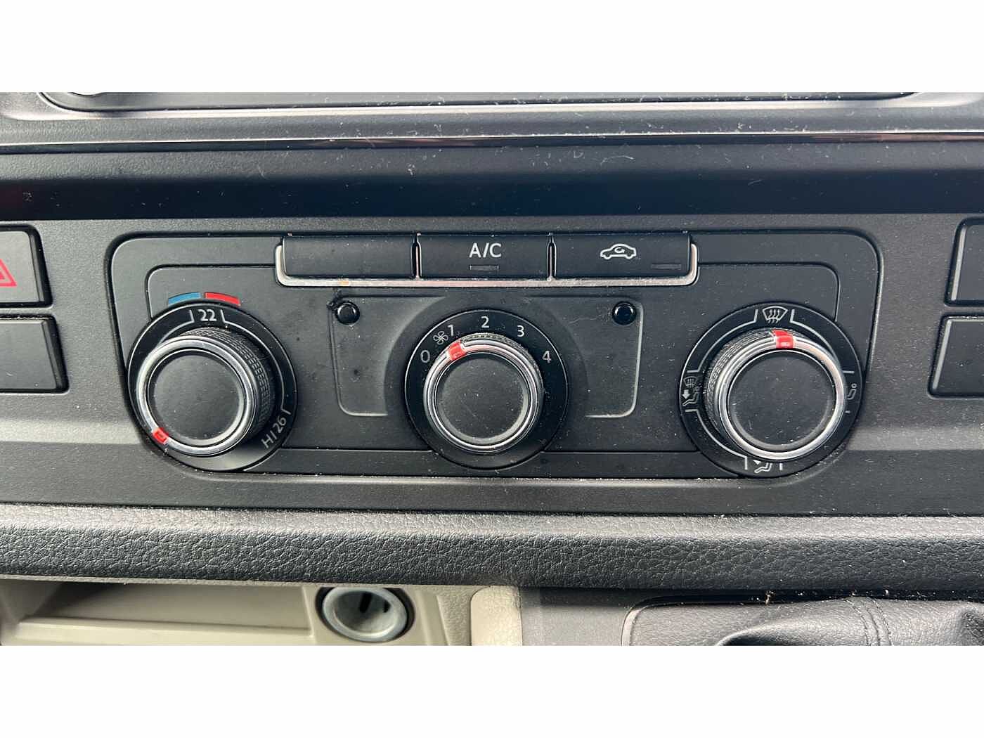 Volkswagen Transporter T28 Panel van Highline SWB EU6 150 PS 2.0 TDI BMT 6sp Manual