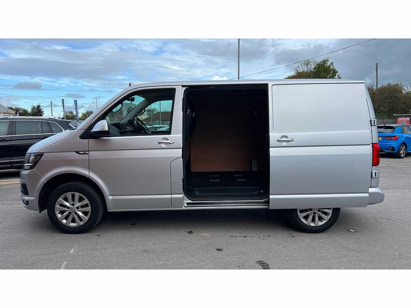 Volkswagen Transporter T28 Panel van Highline SWB EU6 150 PS 2.0 TDI BMT 6sp Manual
