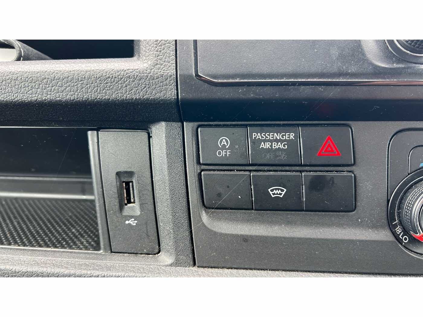 Volkswagen Transporter T28 Panel van Highline SWB EU6 150 PS 2.0 TDI BMT 6sp Manual