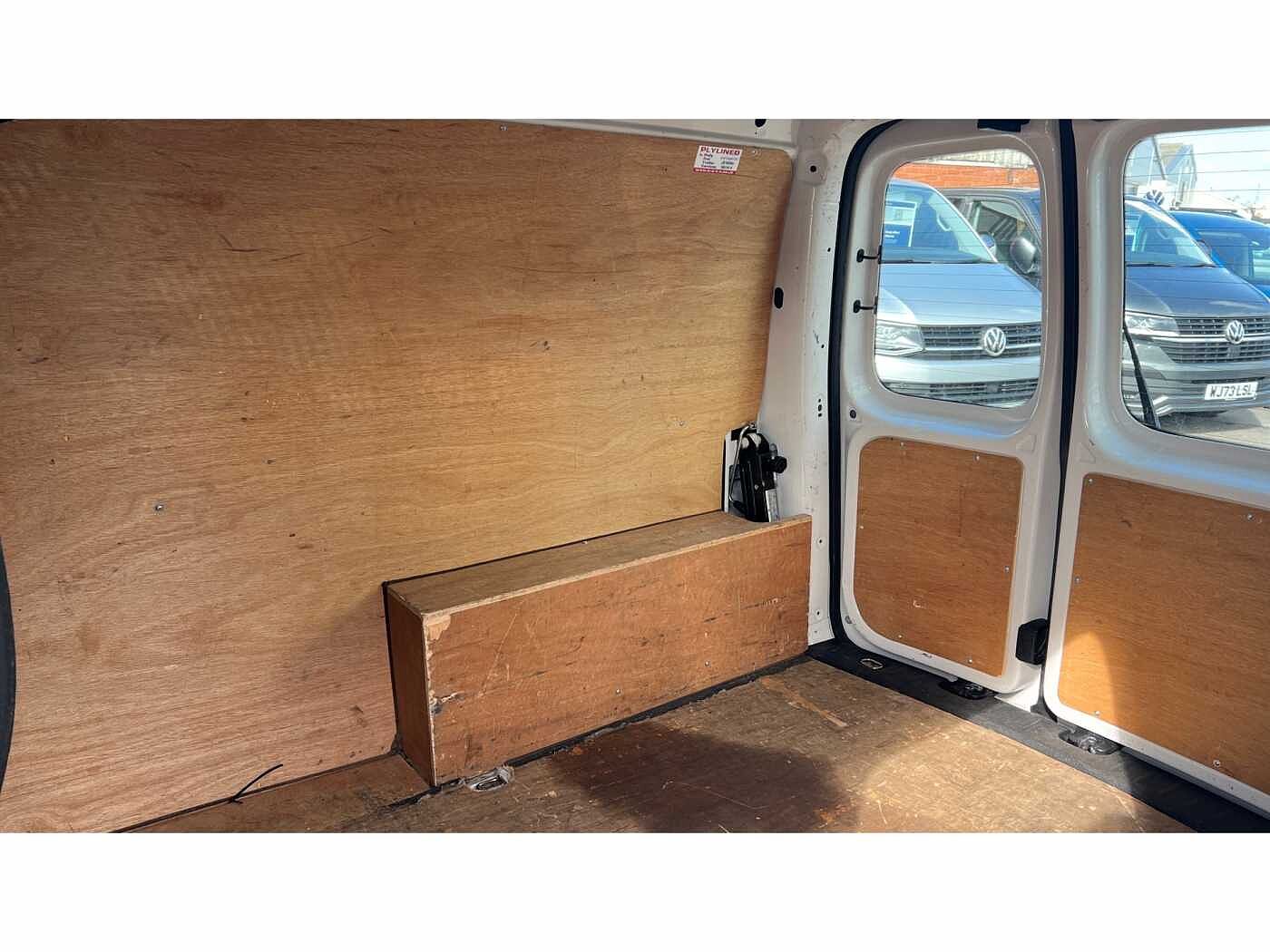 Volkswagen Caddy C20 Panel van Highline SWB EU6 102 PS 2.0 TDI BMT 5sp Manual