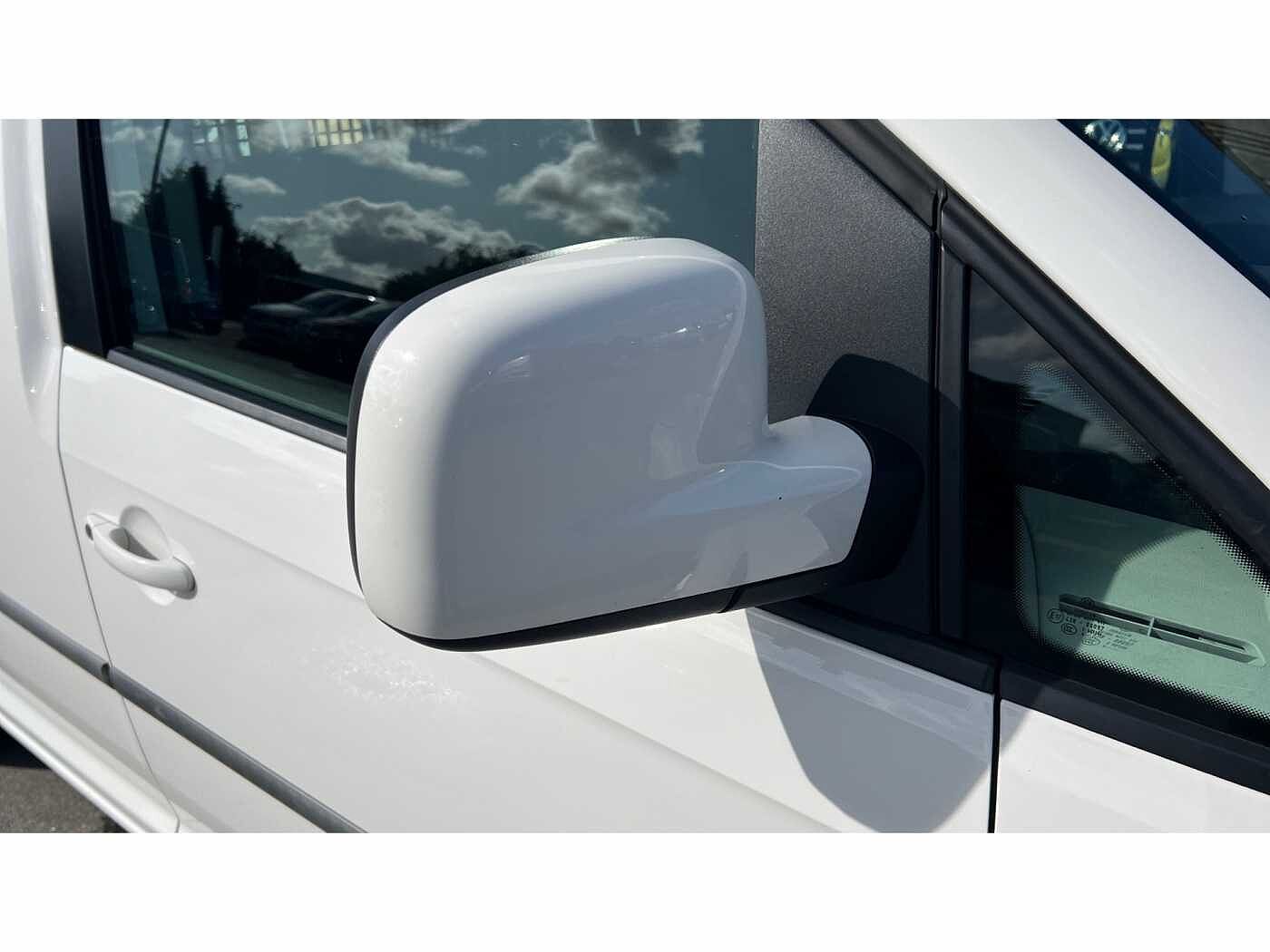 Volkswagen Caddy C20 Panel van Highline SWB EU6 102 PS 2.0 TDI BMT 5sp Manual