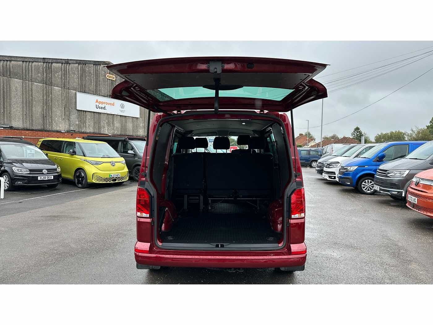 Volkswagen Transporter T32 Kombi Highline SWB 150 PS 2.0 TDI 6sp Manual