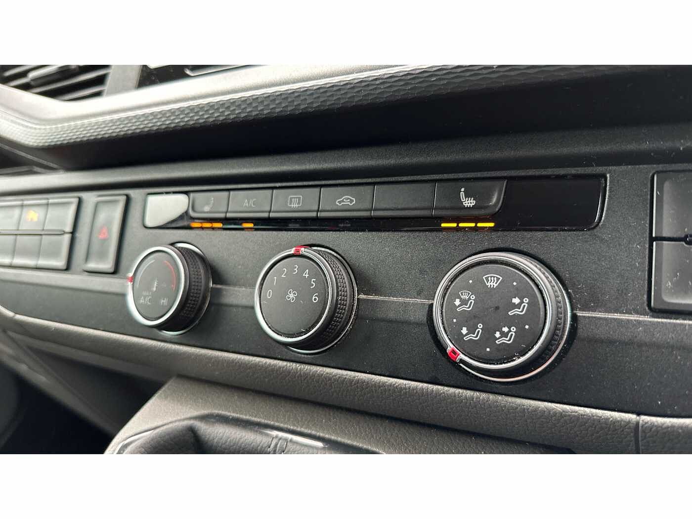 Volkswagen Transporter T32 Kombi Highline SWB 150 PS 2.0 TDI 6sp Manual