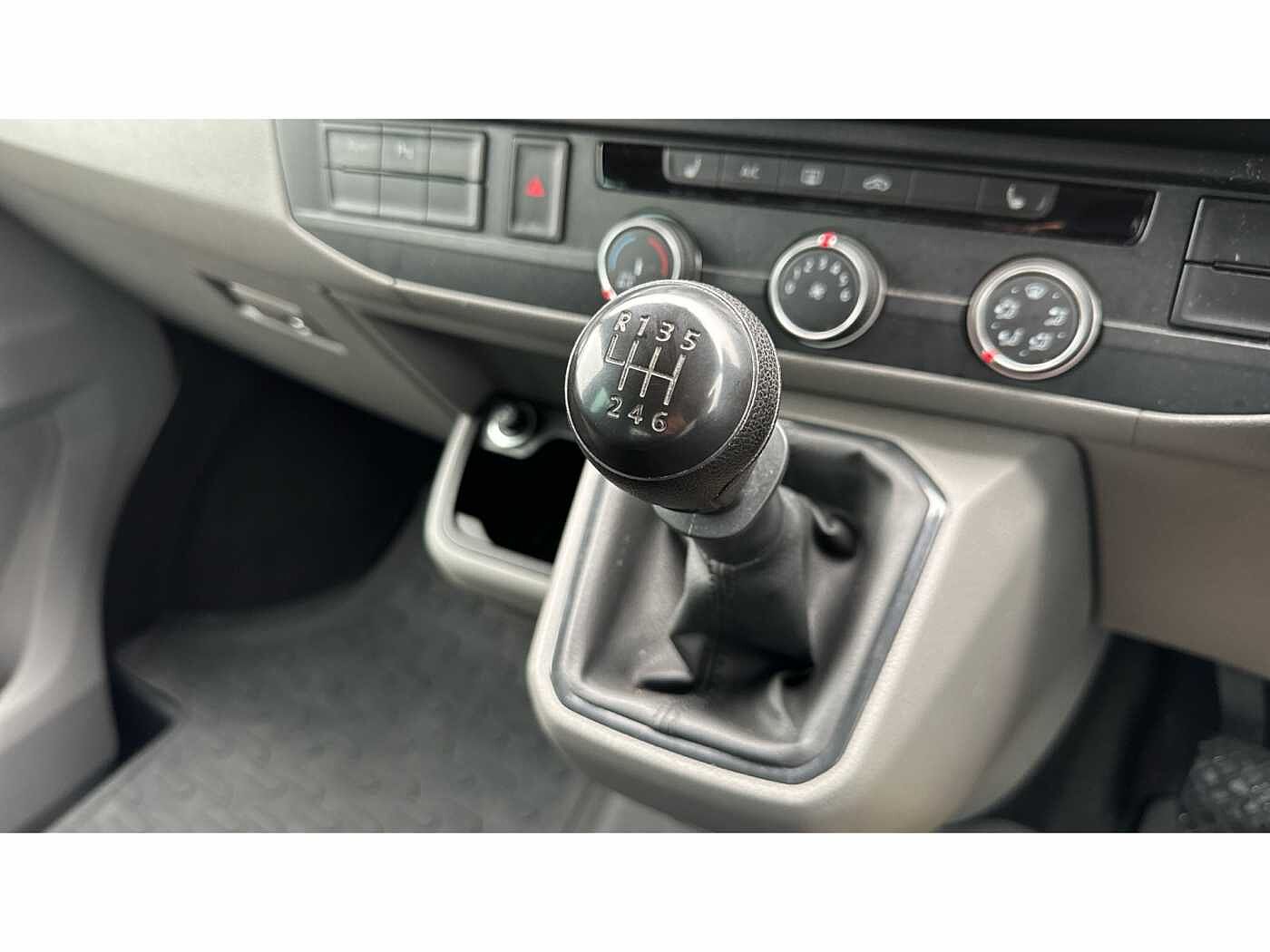 Volkswagen Transporter T32 Kombi Highline SWB 150 PS 2.0 TDI 6sp Manual