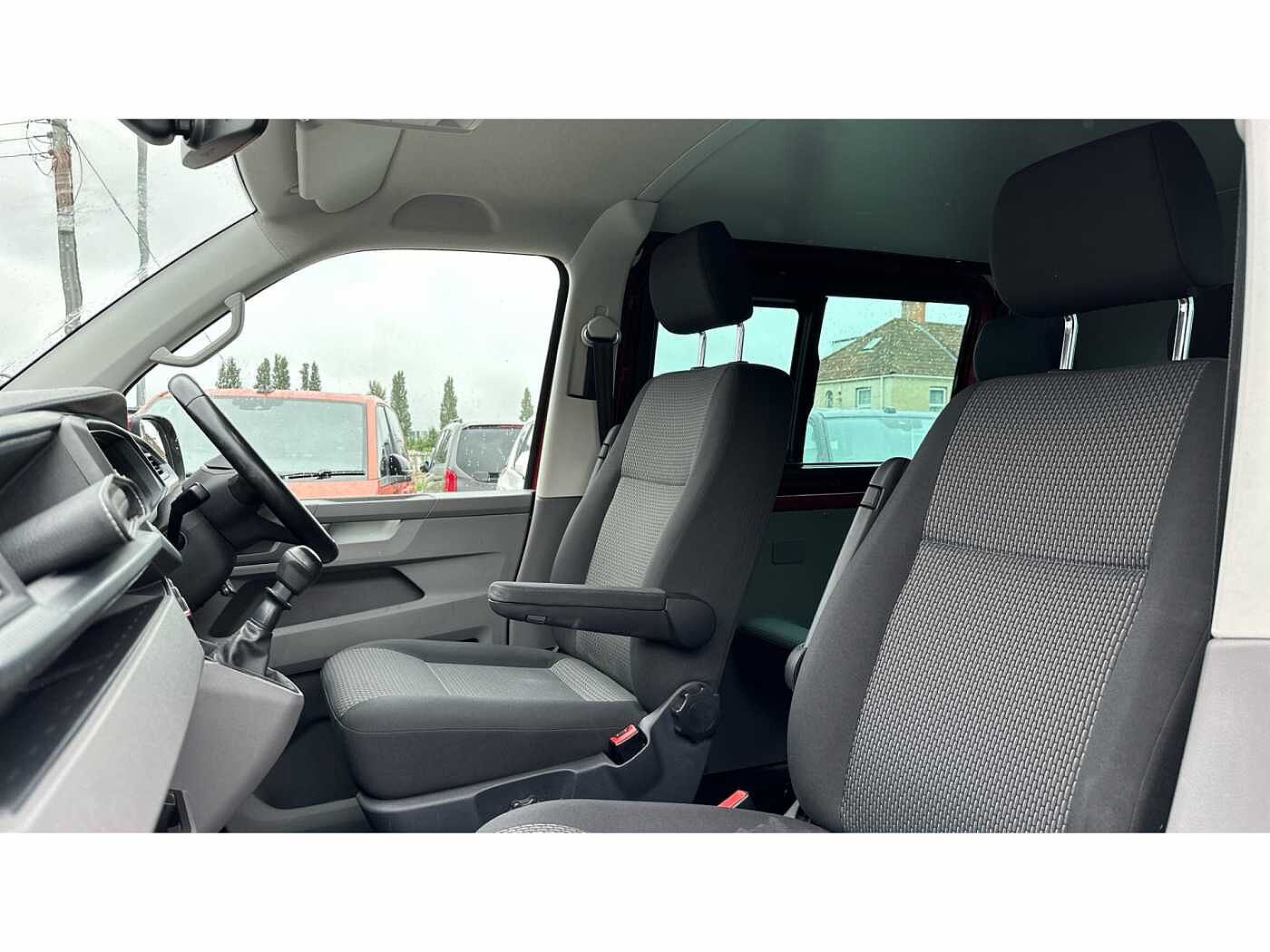 Volkswagen Transporter T32 Kombi Highline SWB 150 PS 2.0 TDI 6sp Manual