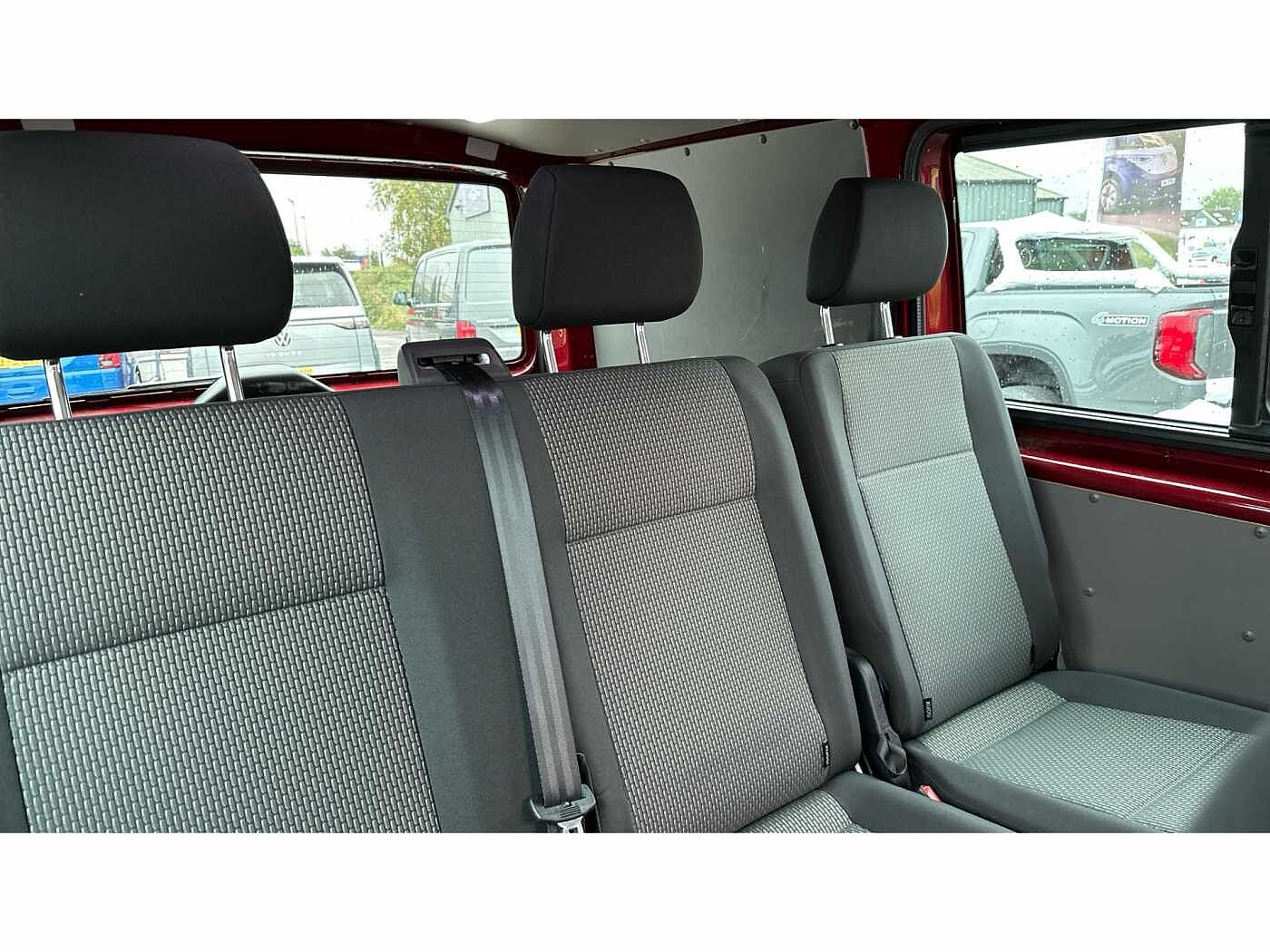 Volkswagen Transporter T32 Kombi Highline SWB 150 PS 2.0 TDI 6sp Manual