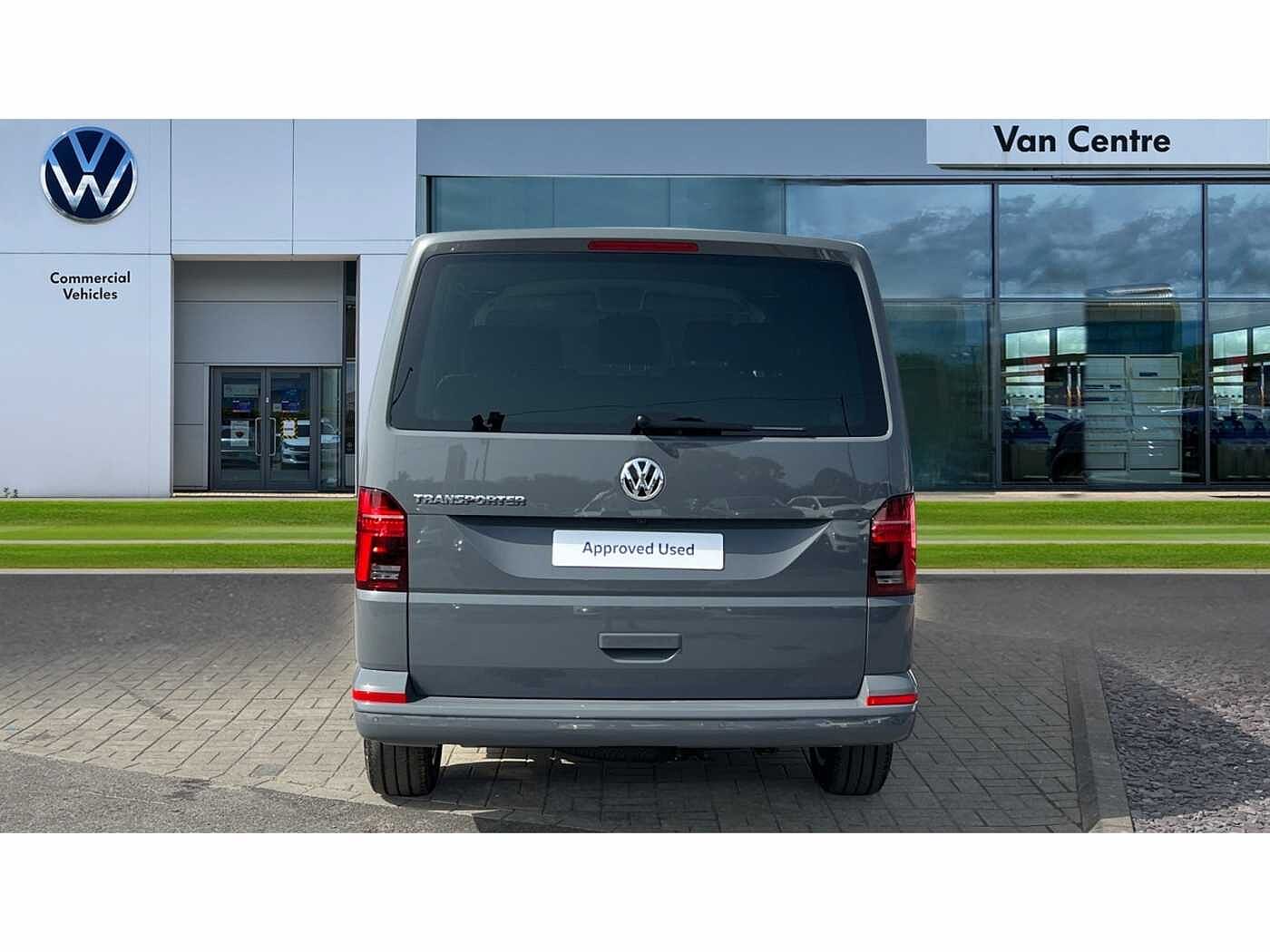 Volkswagen Transporter T32 Swb Diese 2.0 BiTDI 204 Highline Kombi Van DSG