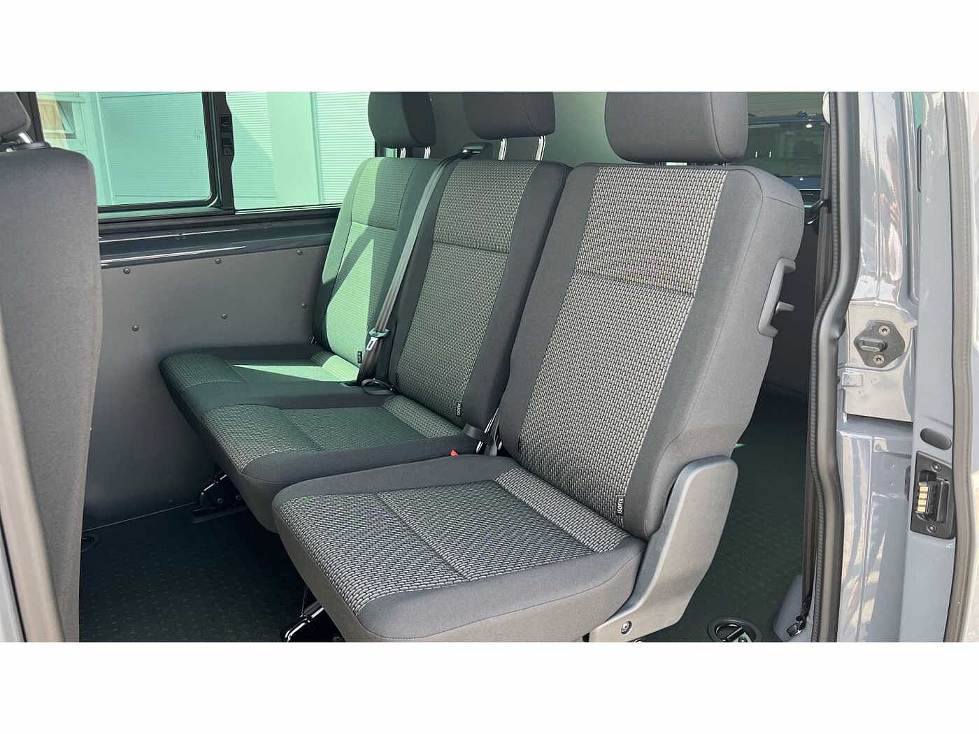Volkswagen Transporter T32 Swb Diese 2.0 BiTDI 204 Highline Kombi Van DSG