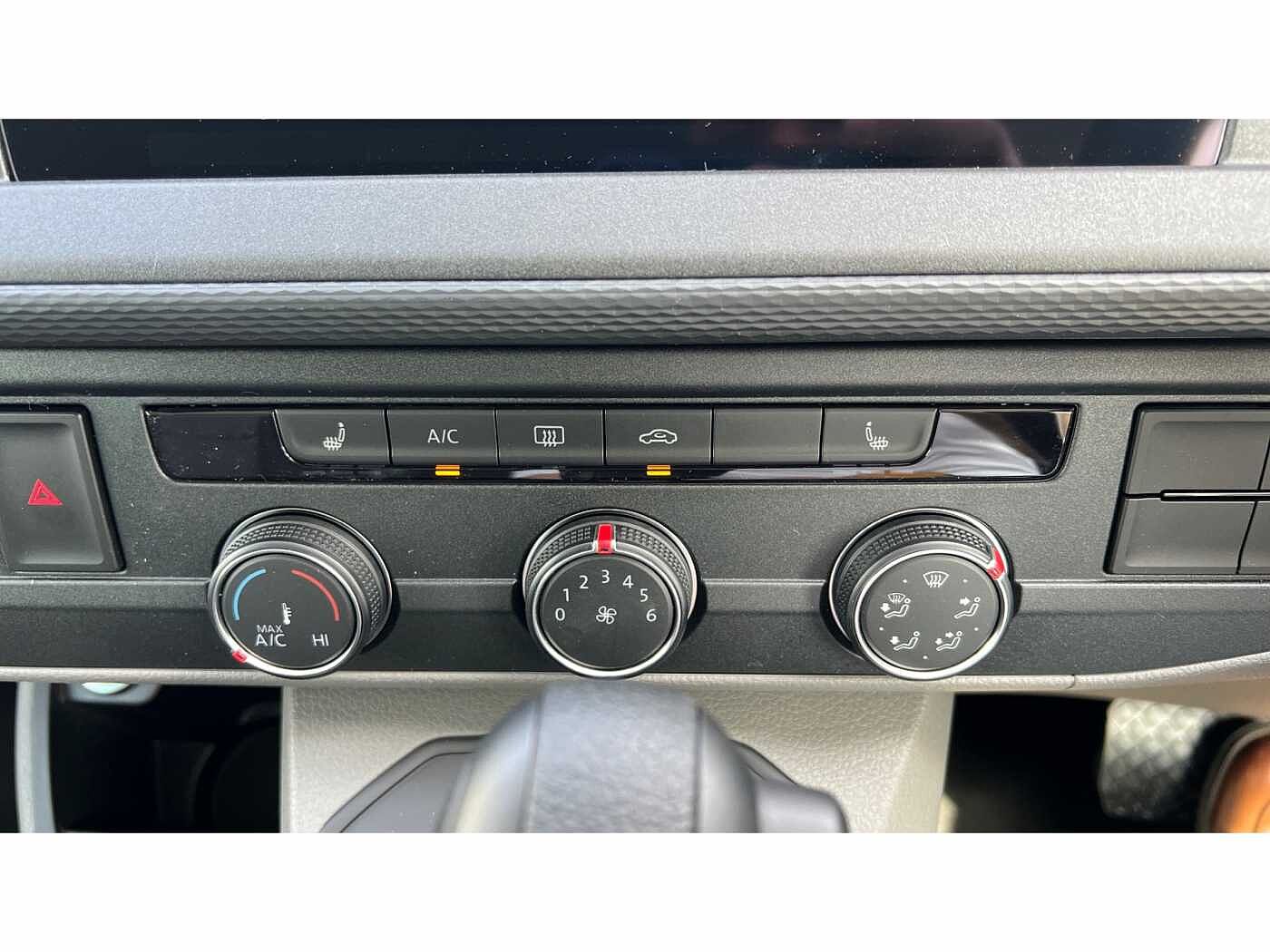 Volkswagen Transporter T32 Swb Diese 2.0 BiTDI 204 Highline Kombi Van DSG