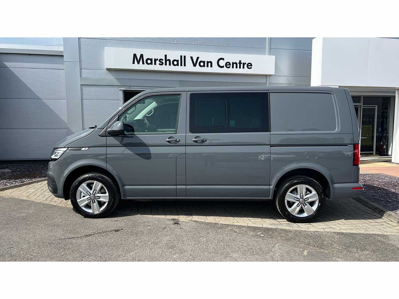 Volkswagen Transporter T32 Swb Diese 2.0 BiTDI 204 Highline Kombi Van DSG