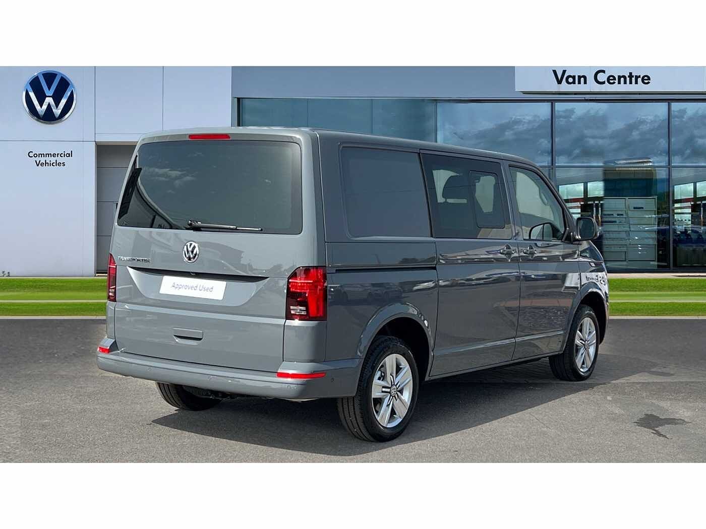 Volkswagen Transporter T32 Swb Diese 2.0 BiTDI 204 Highline Kombi Van DSG