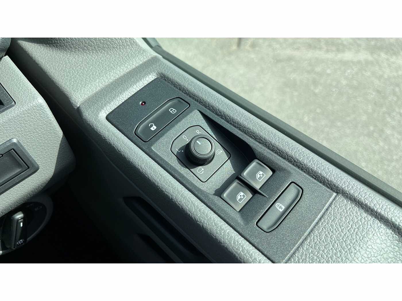 Volkswagen Transporter T32 Swb Diese 2.0 BiTDI 204 Highline Kombi Van DSG