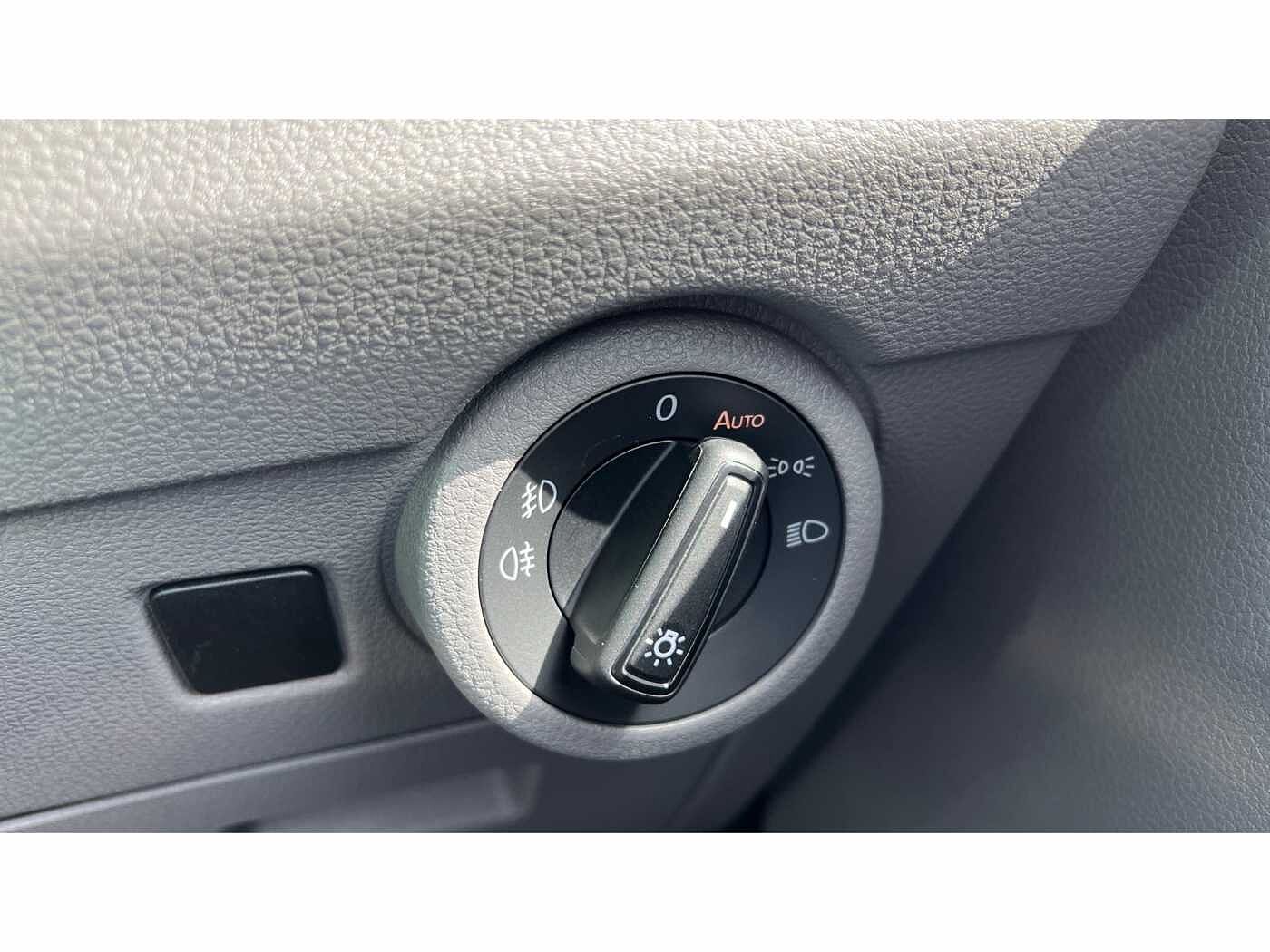 Volkswagen Transporter T32 Swb Diese 2.0 BiTDI 204 Highline Kombi Van DSG