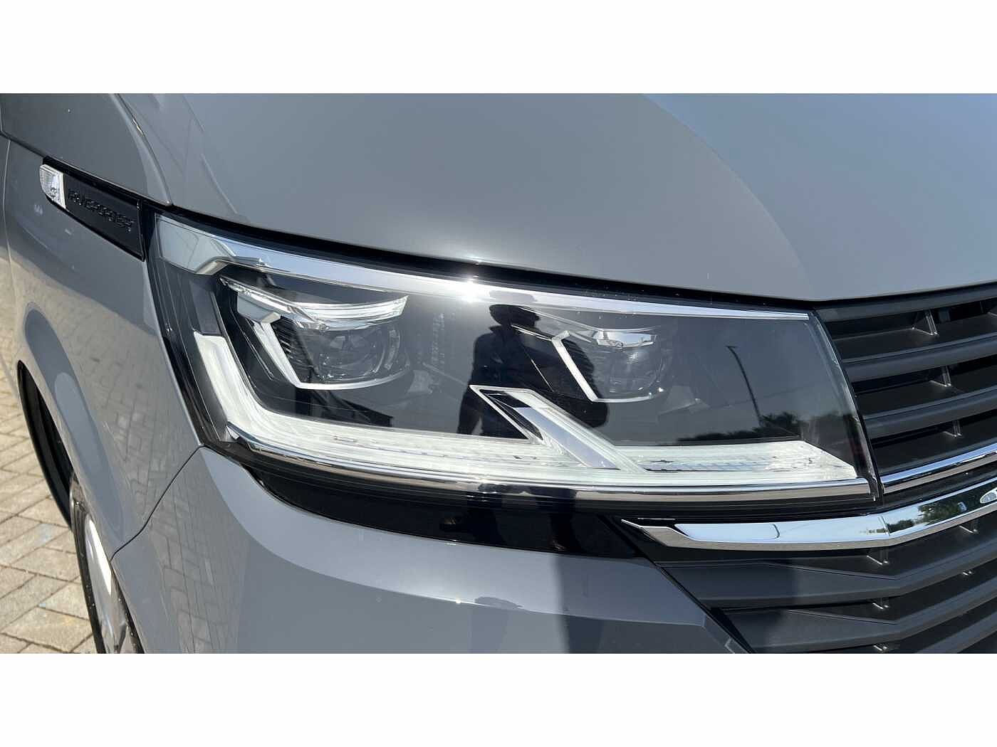 Volkswagen Transporter T32 Swb Diese 2.0 BiTDI 204 Highline Kombi Van DSG