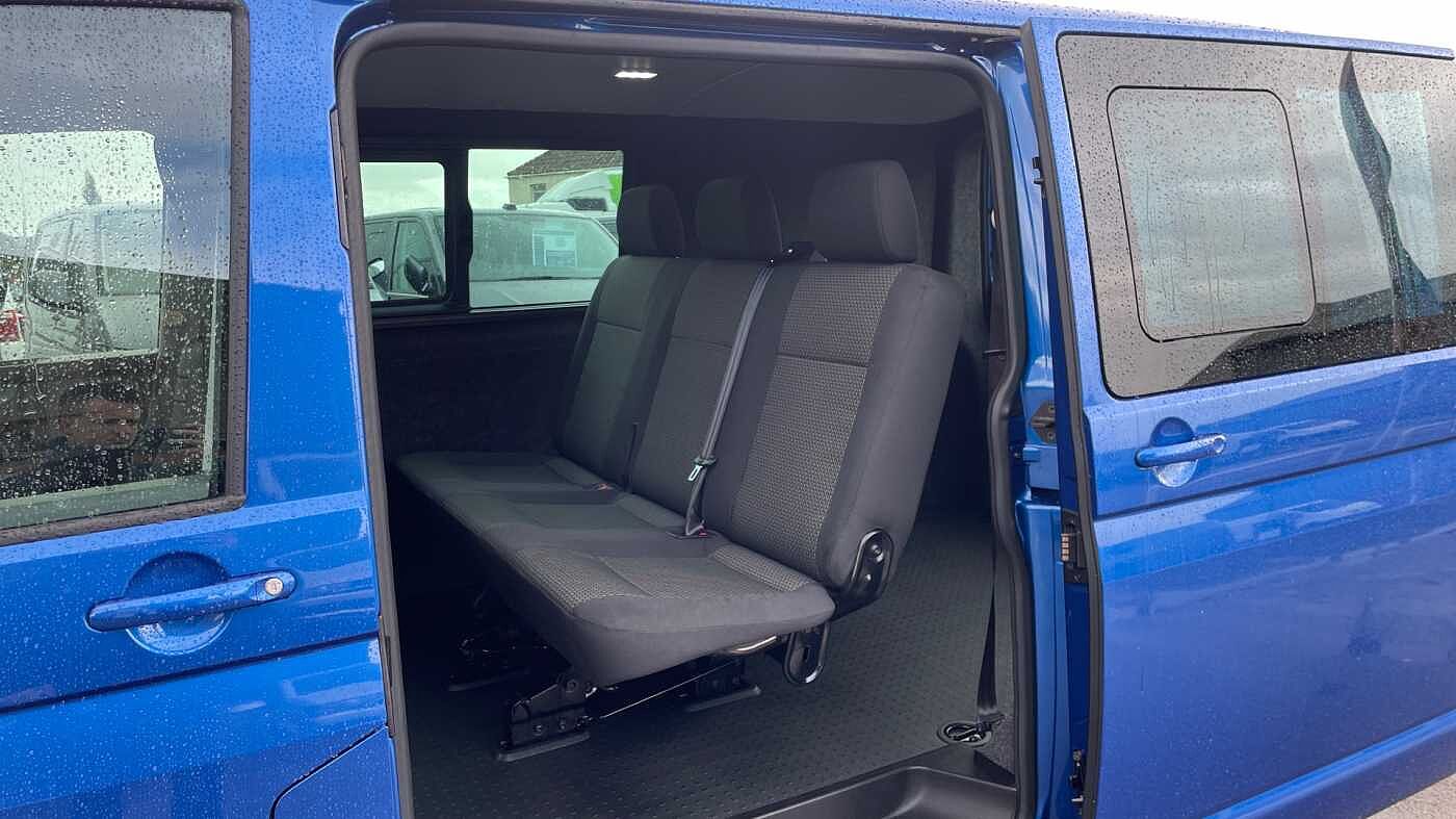 Volkswagen Transporter T32 Kombi Van Highline SWB 204 PS 2.0 TDI 7sp DSG 4MOTION