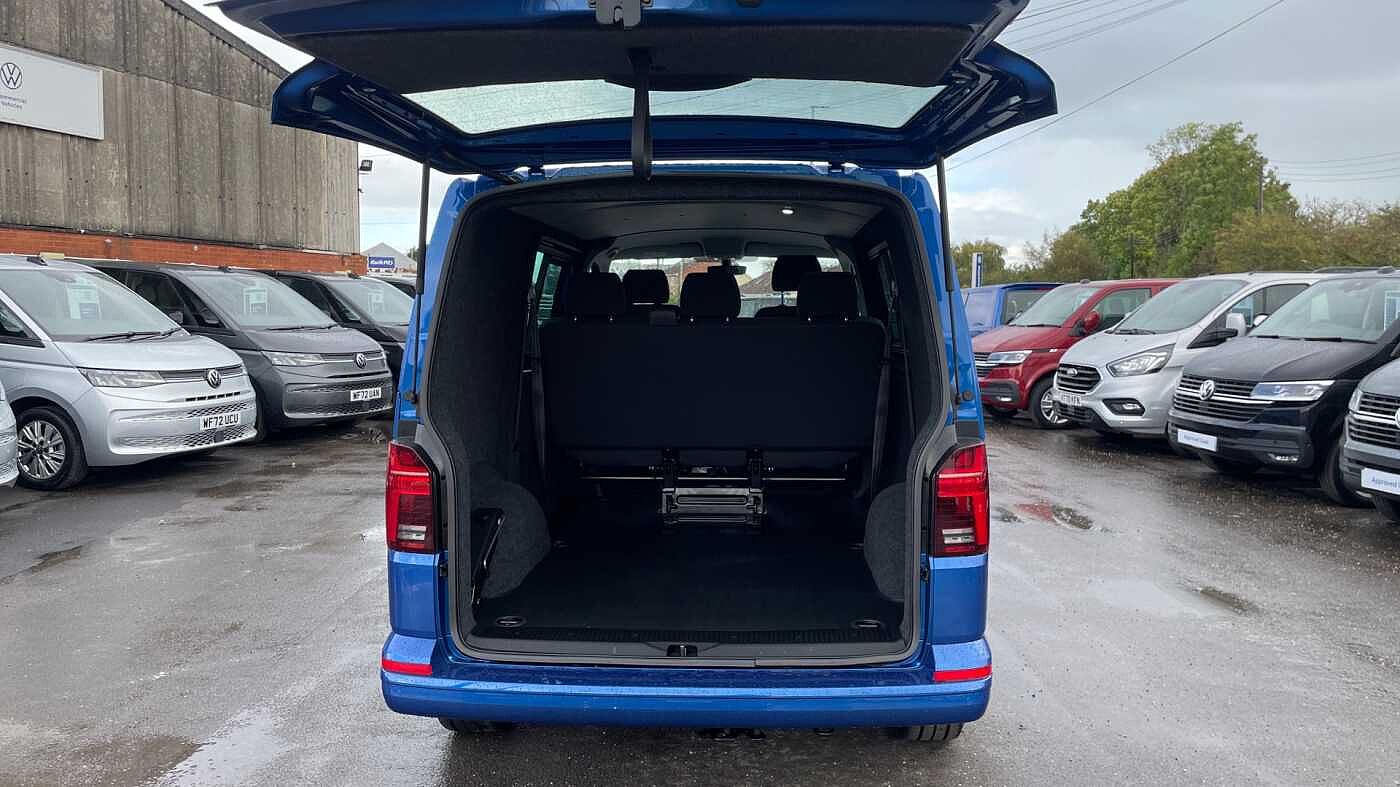 Volkswagen Transporter T32 Kombi Van Highline SWB 204 PS 2.0 TDI 7sp DSG 4MOTION