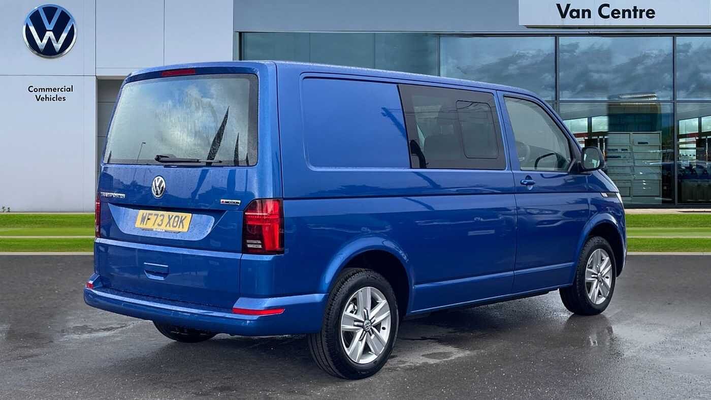 Volkswagen Transporter T32 Kombi Van Highline SWB 204 PS 2.0 TDI 7sp DSG 4MOTION